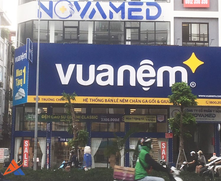 Biển quảng cáo Vua Nệm